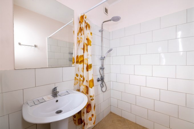 Apartments: Photo 5