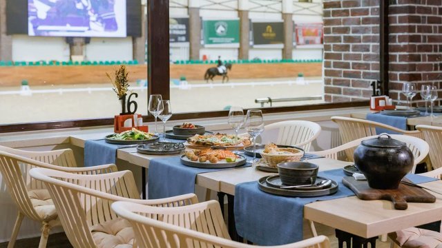 Restaurant and cafe with European and Asian cuisine